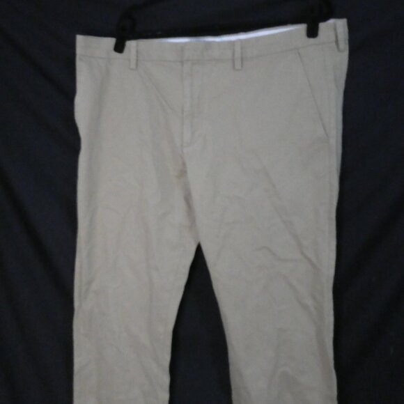 OLD NAVY - Classic Slim | 42 x 30 | Classic Khaki Straight Leg Pants - Picture 6 of 15